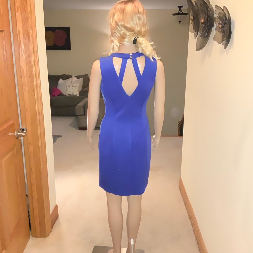👗👗GUESS CUTOUT DRESS - Picture 2 of 4